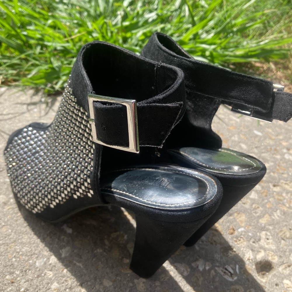 🔥 Jennifer Lopez Heels SZ 7 Black & Silver 🔥